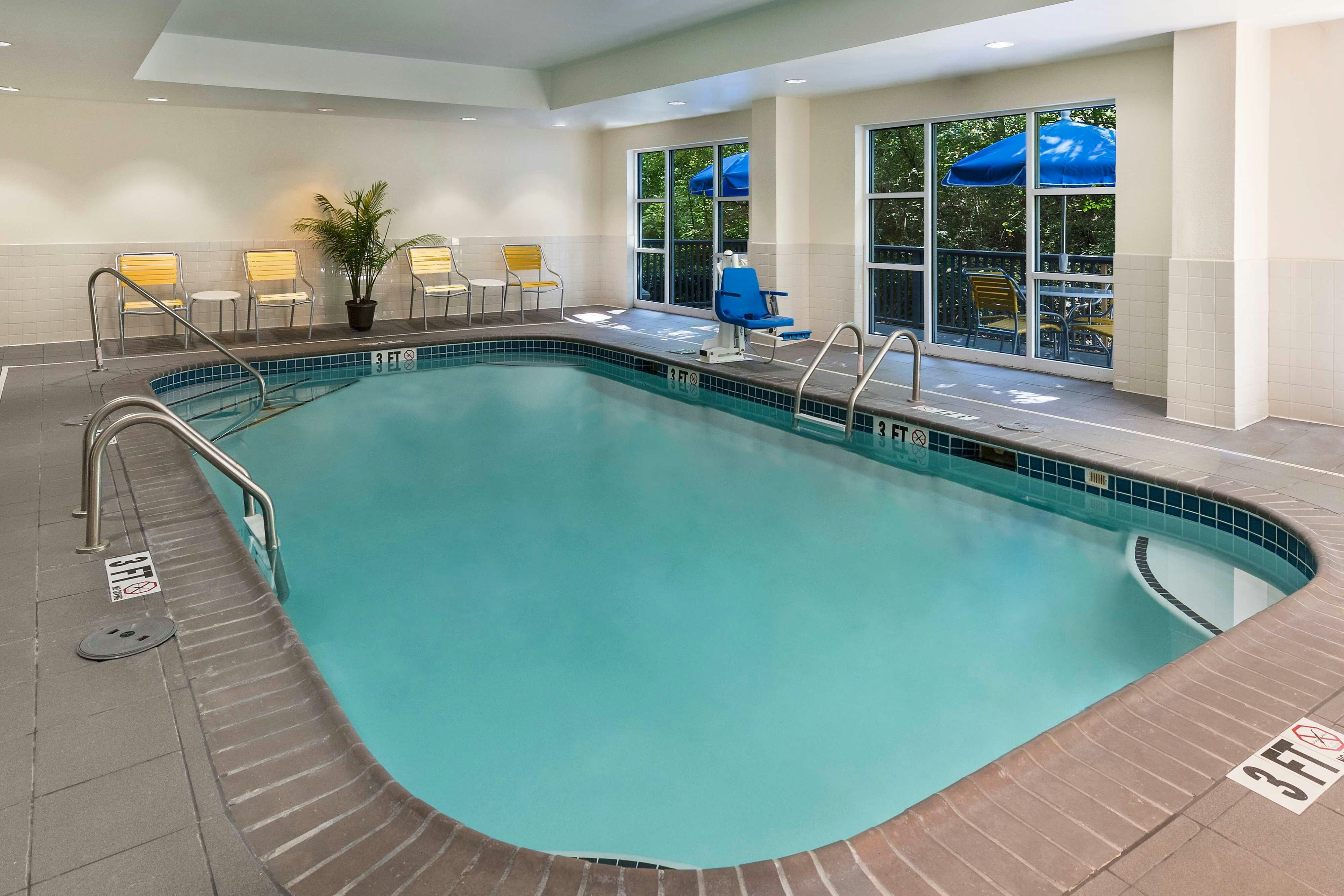 Fairfield Inn Suites Atlanta Perimeter Center 13/24