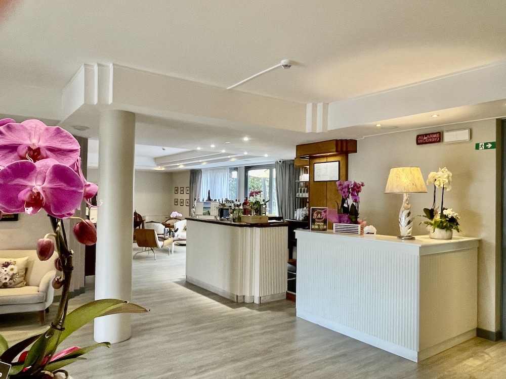 Hotel Alfieri 7/76