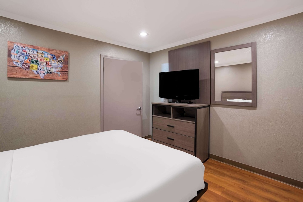 Room, Queen Bed, Smoking