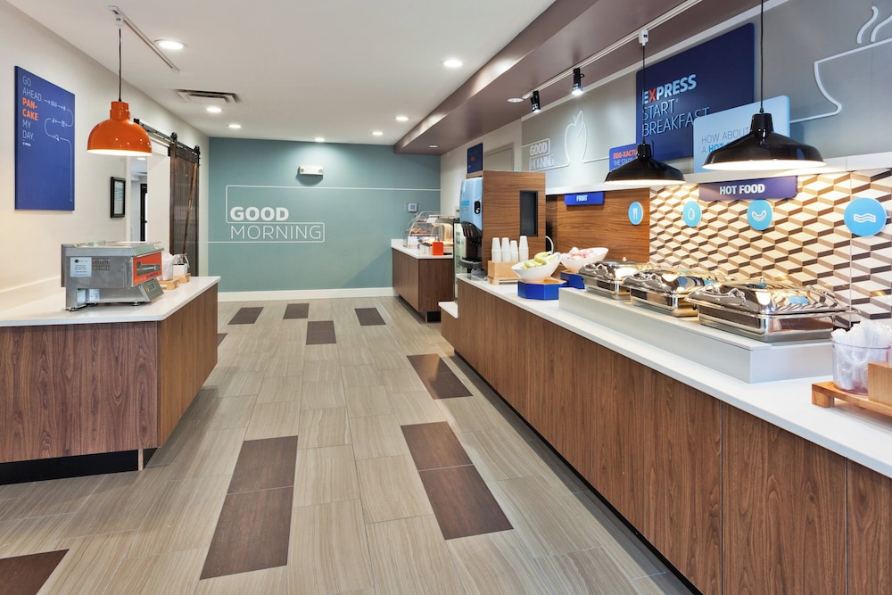 Holiday Inn Express Hotel And Suites Rome East 6/50