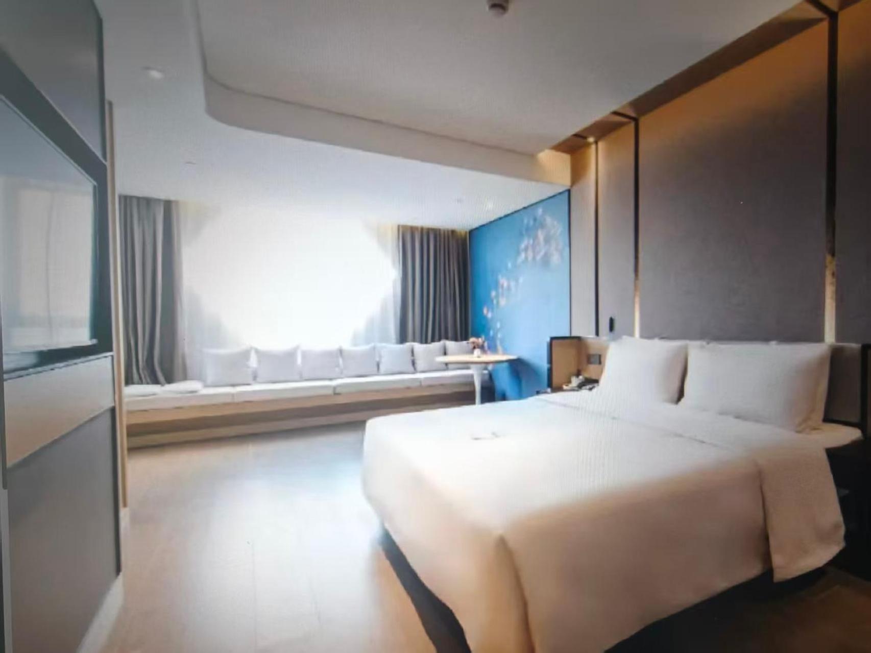 Atour Hotel (Xiangshan People's Square) 9/52
