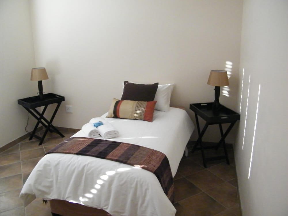 Airport Lodge Guest House 9/43
