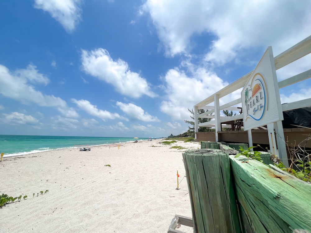 Pearl Beach Inn 33/54