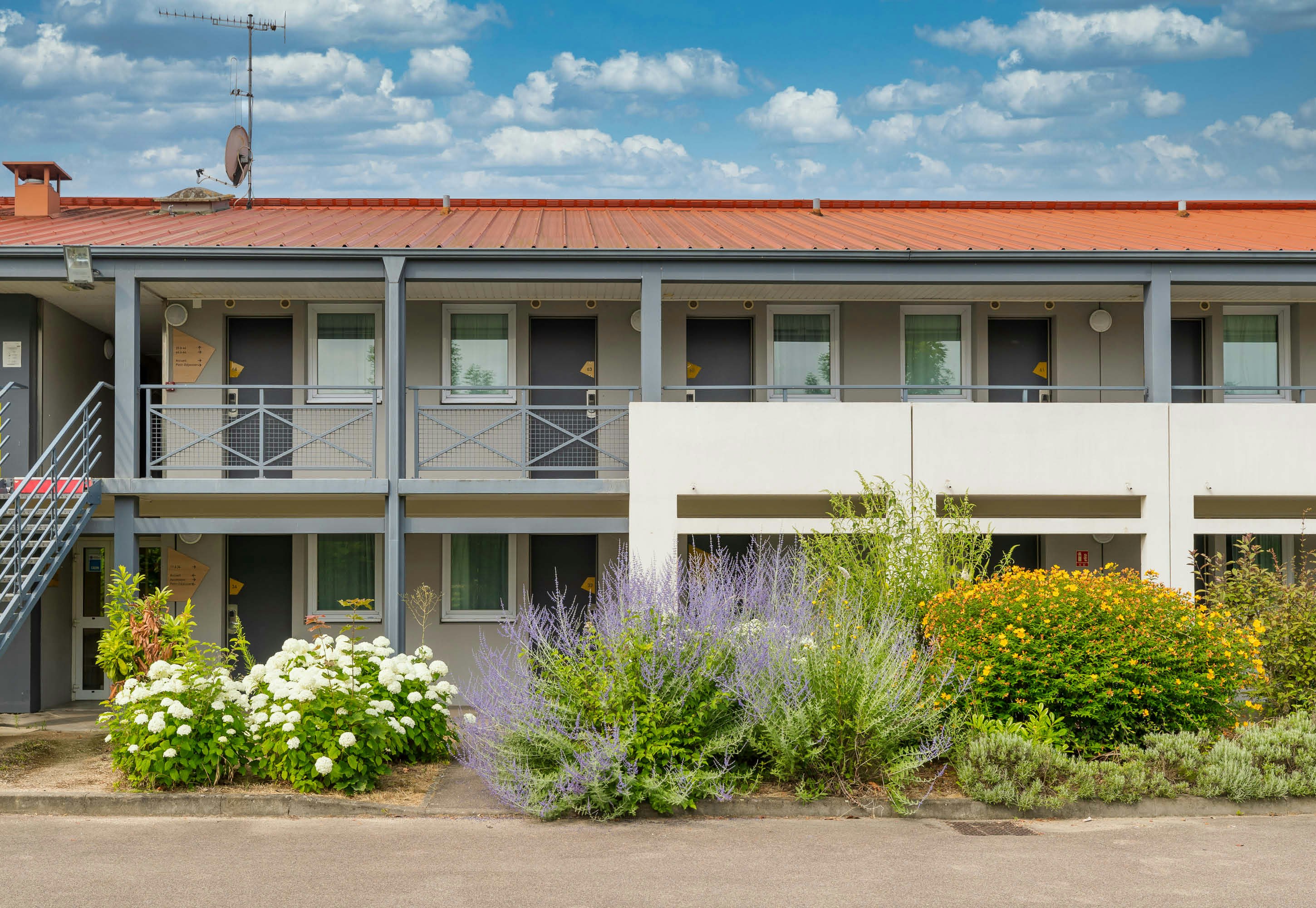 B&B HOTEL Troyes Barberey in BARBEREY SAINT SULPICE
