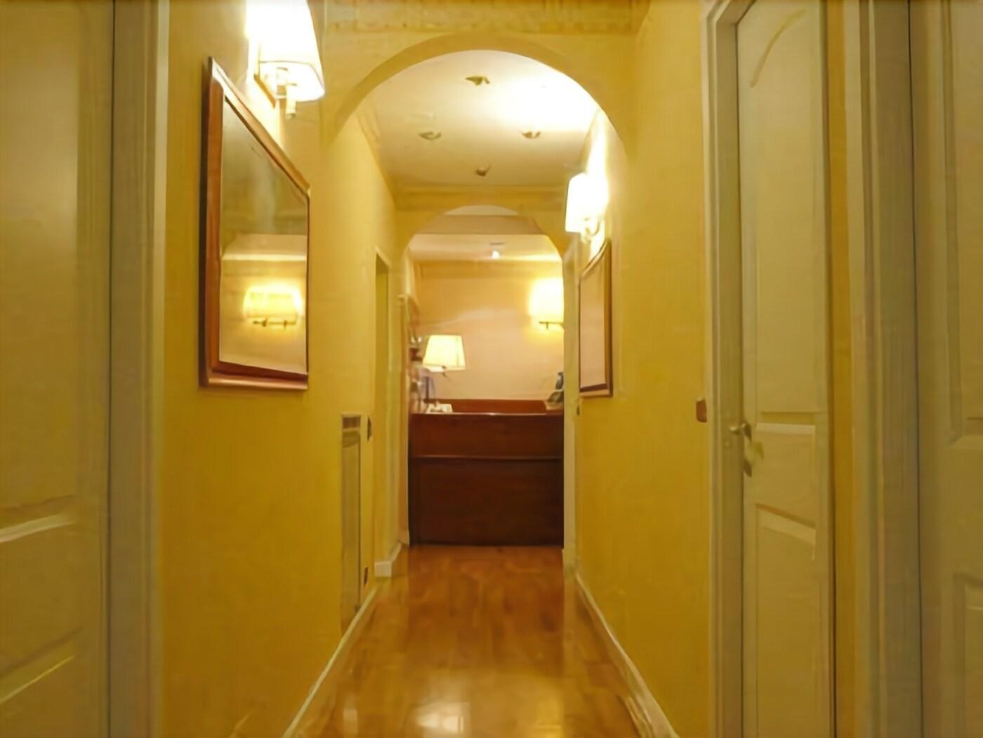 Hotel Fenicia 32/49