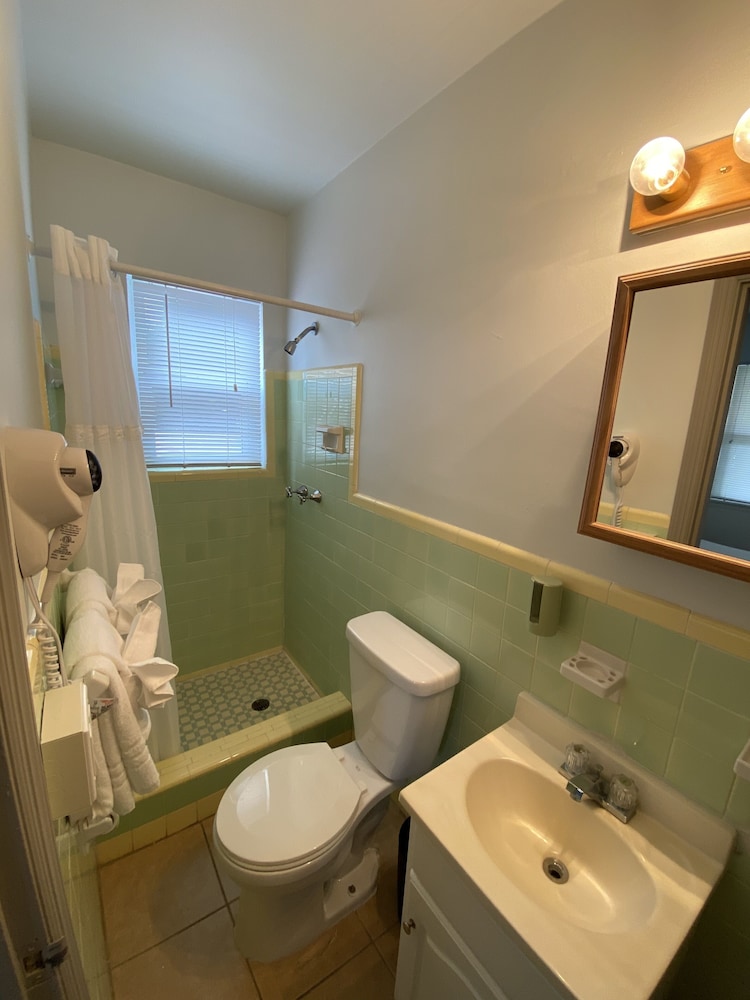 Rolo Beach Hotel 49/50