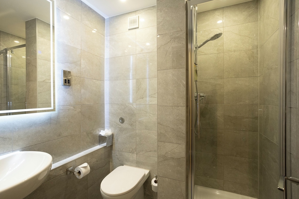 De Vere Horsley Estate 72/72
