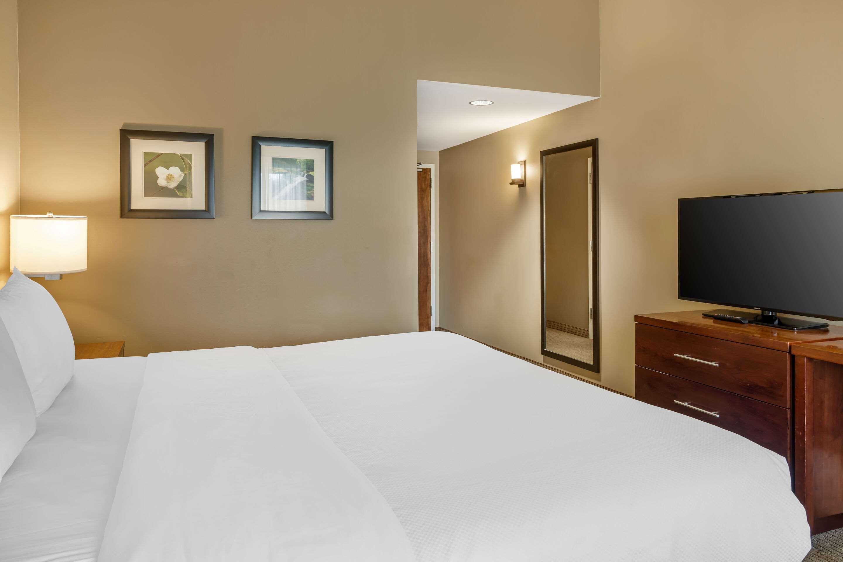 غرفة بسرير مزدوج، Comfort Inn & Suites At Crossplex Village 6/7