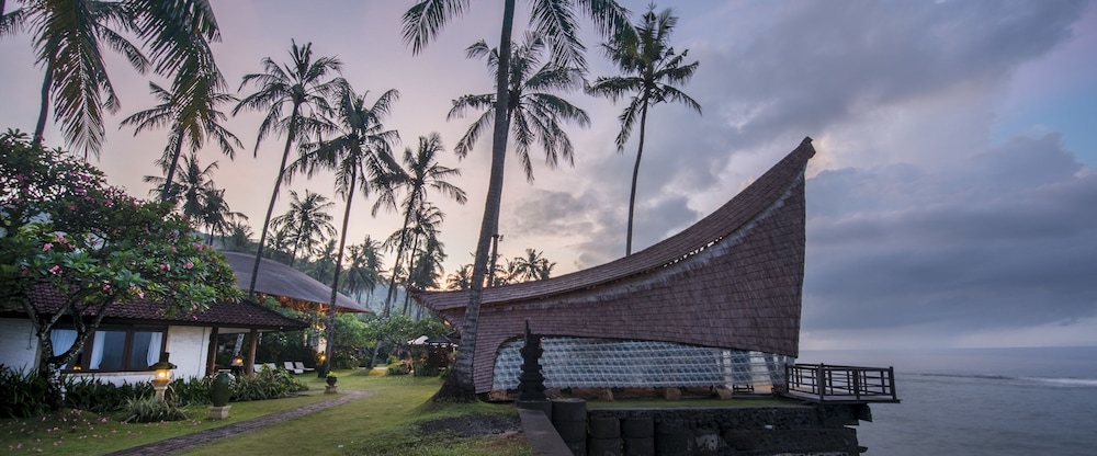 LOTUS BUNGALOWS 2/50