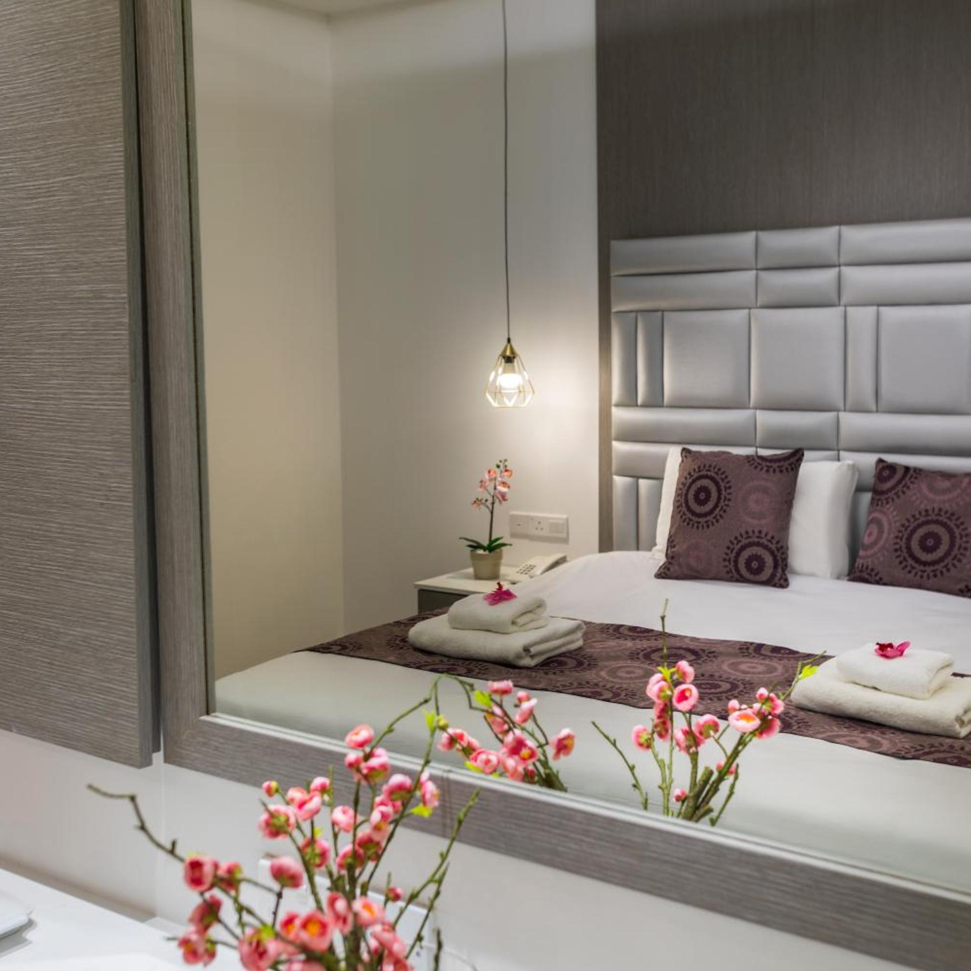 Deluxe, Double or Twin Bed, Inland View