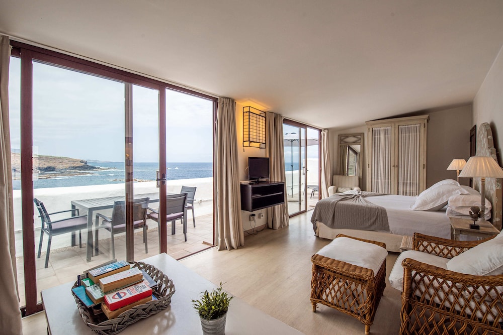 Deluxe, Suite, Twin Beds, Sofa, Terrace