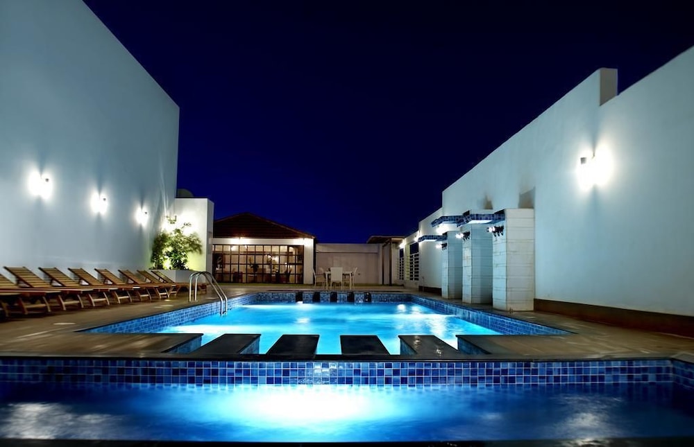 Savoy Grande Hotel & Spa 52/54