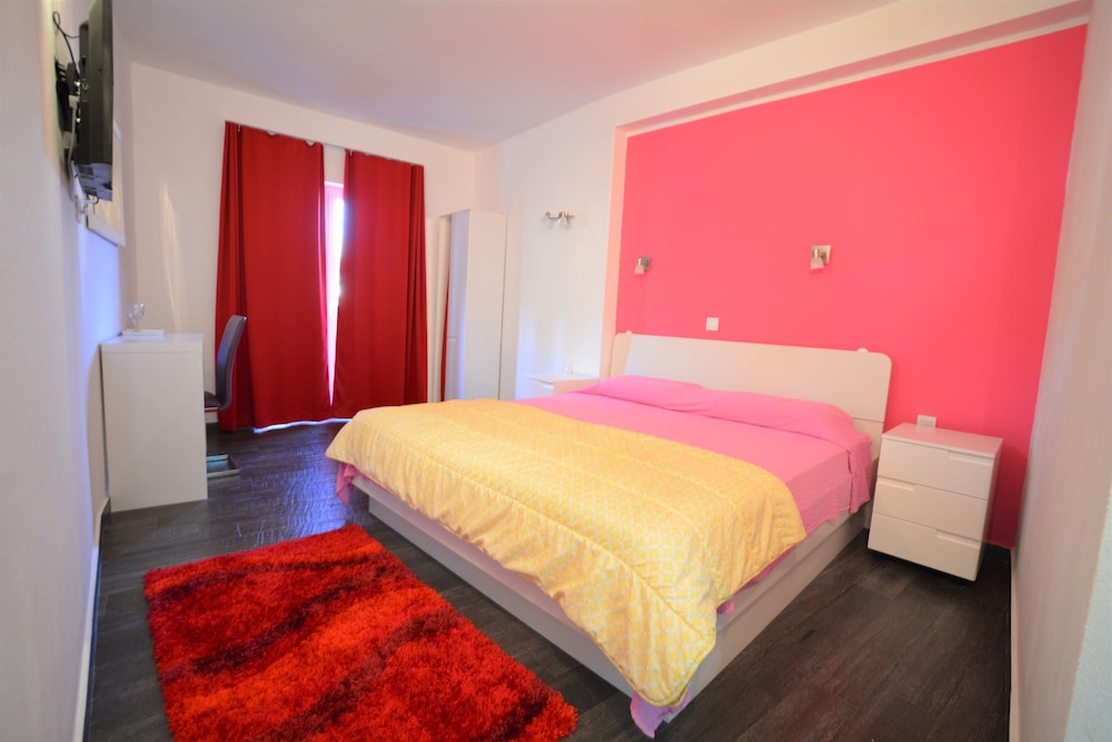 Villa Avantgarde 16/50