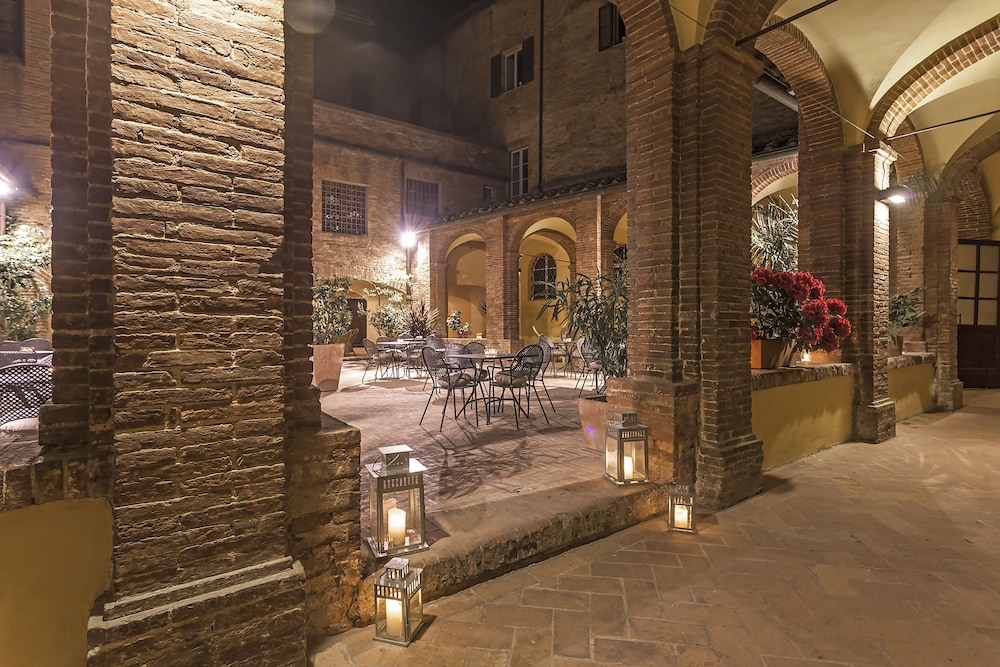 洋红寺院酒店(IL Chiostro Del Carmine) 图片4