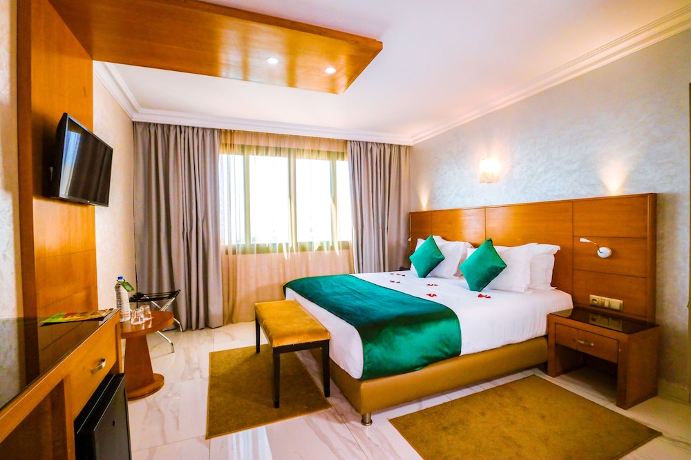 2 BEDROOMS, FAMILY SUITE