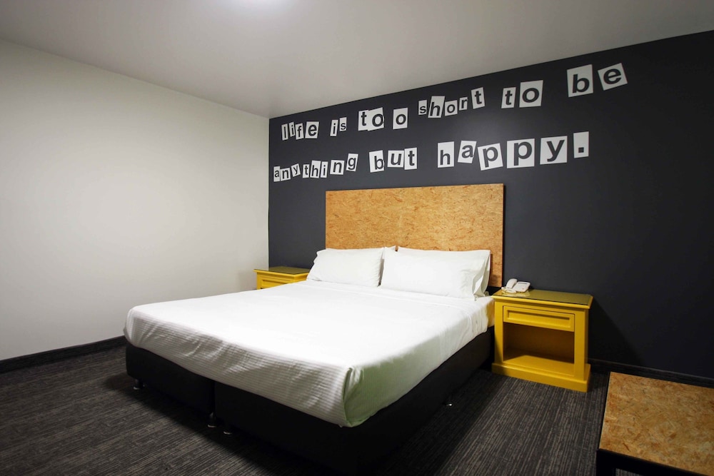 B my Hotel 14/37