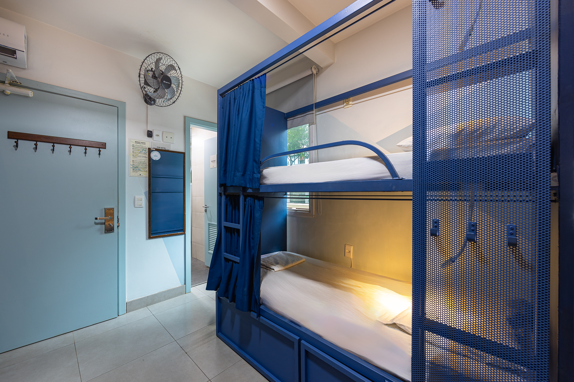 Female Dorm, Female Only, 8 People