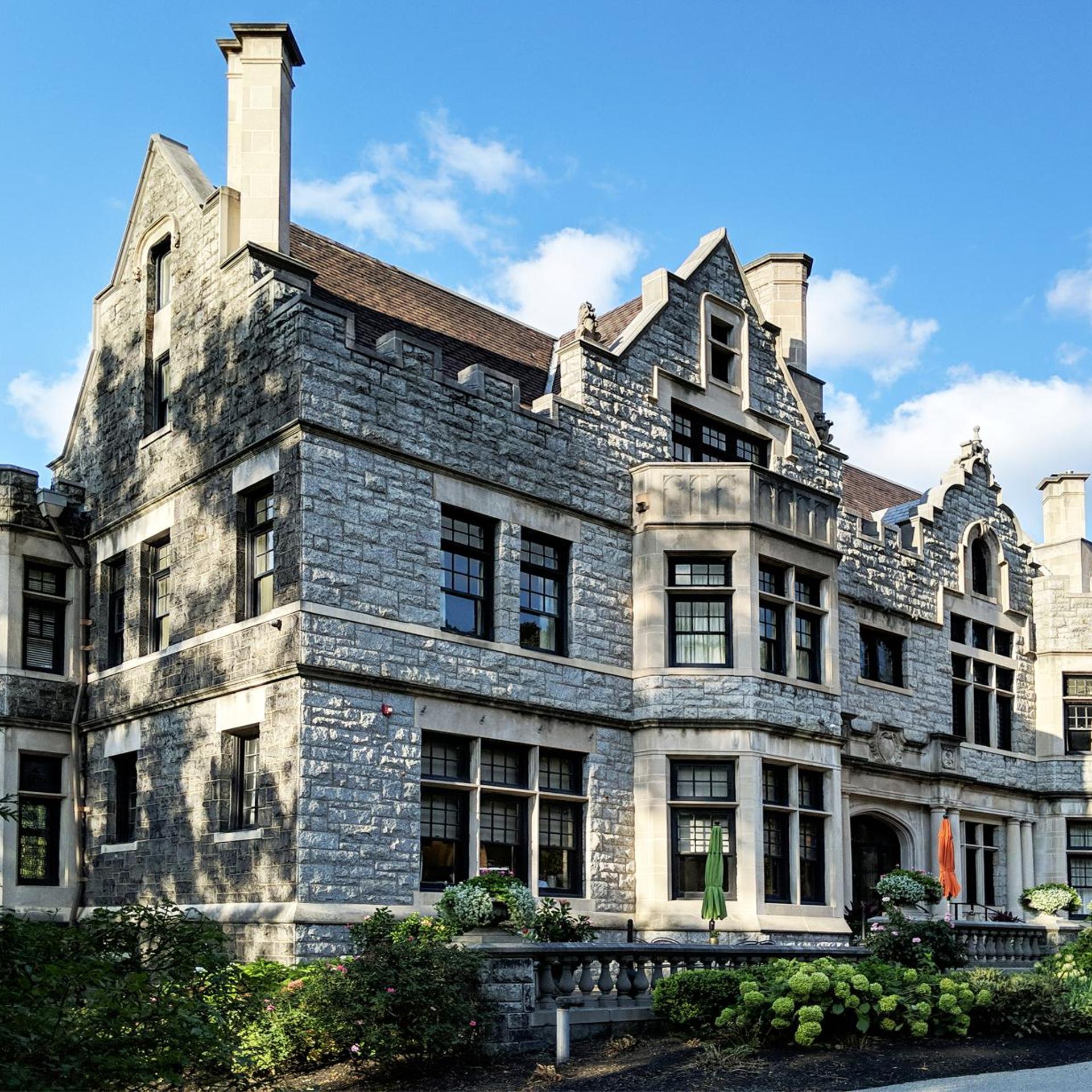 Mansions on Fifth 5/50