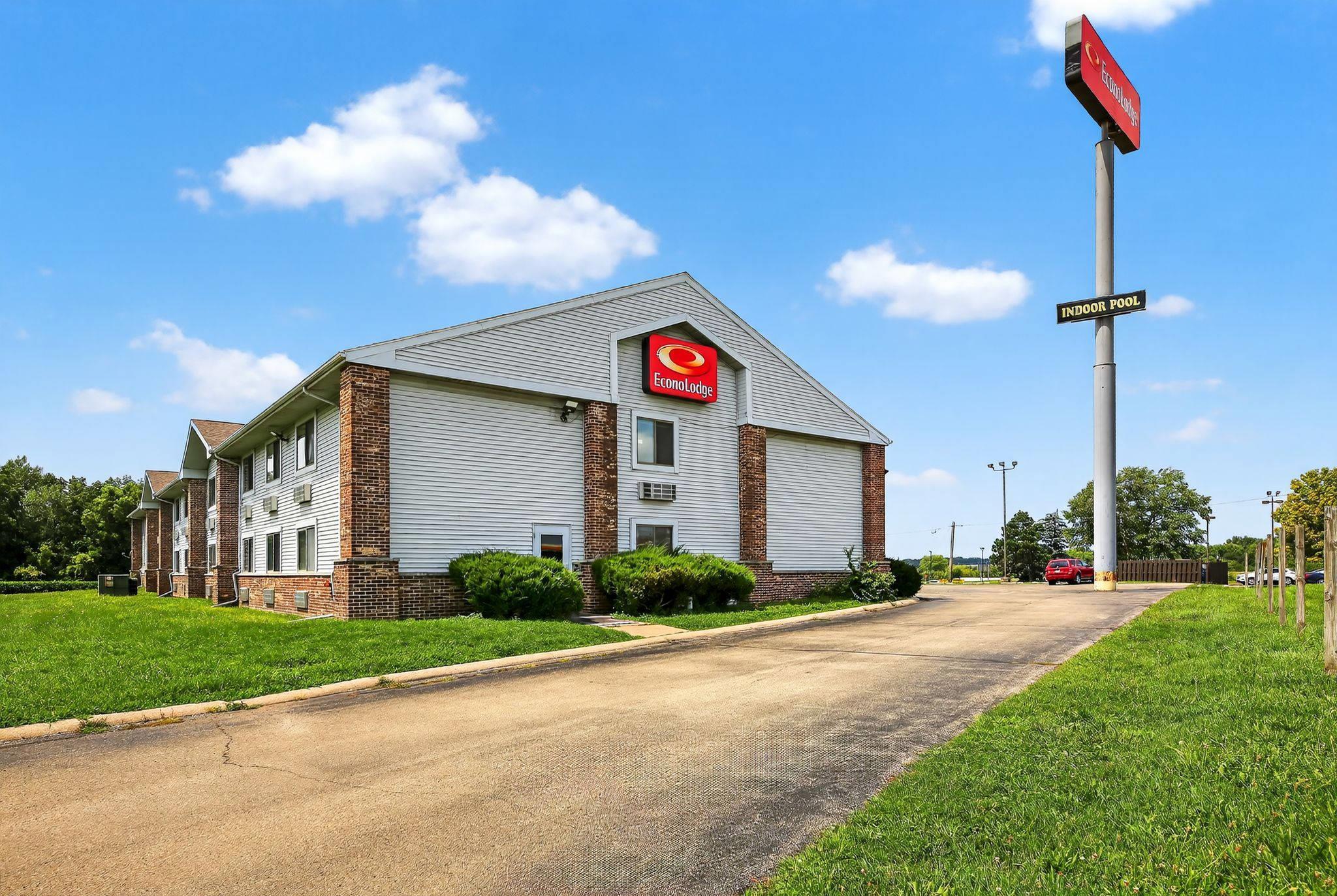 Econo Lodge Princeton 40/43