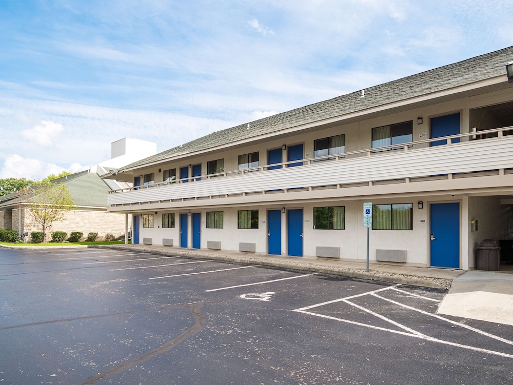 Motel6 Columbus, OH - OSU 49/54