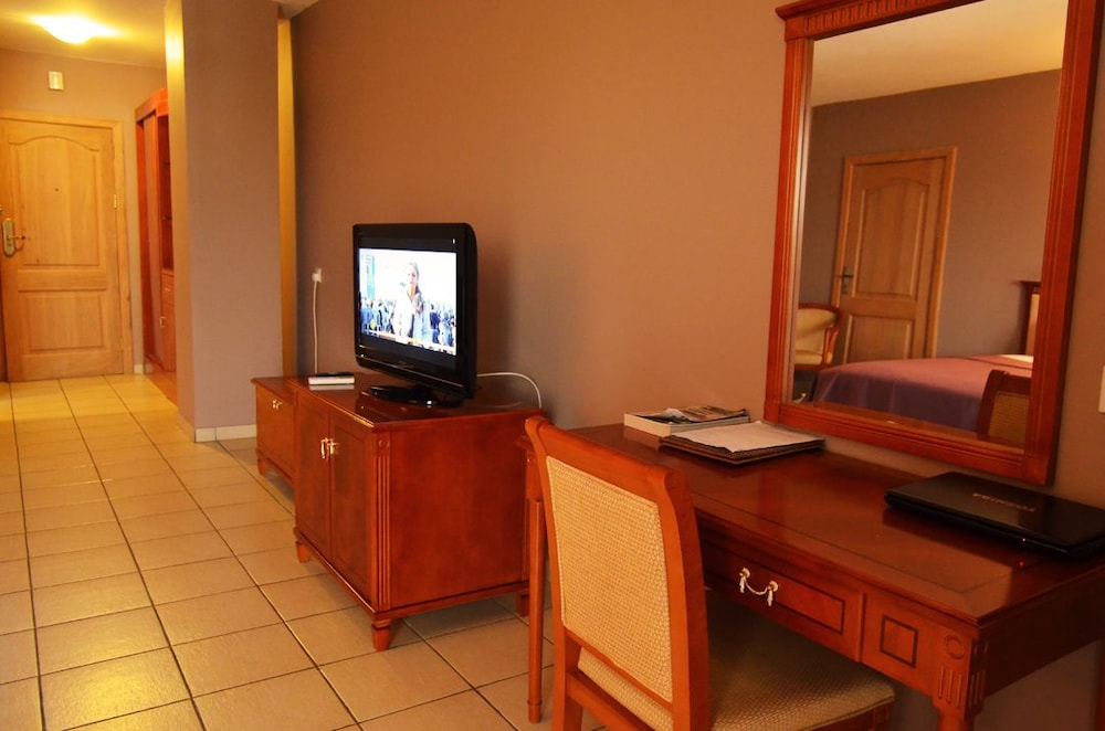Mensvic Grand Hotel 32/53