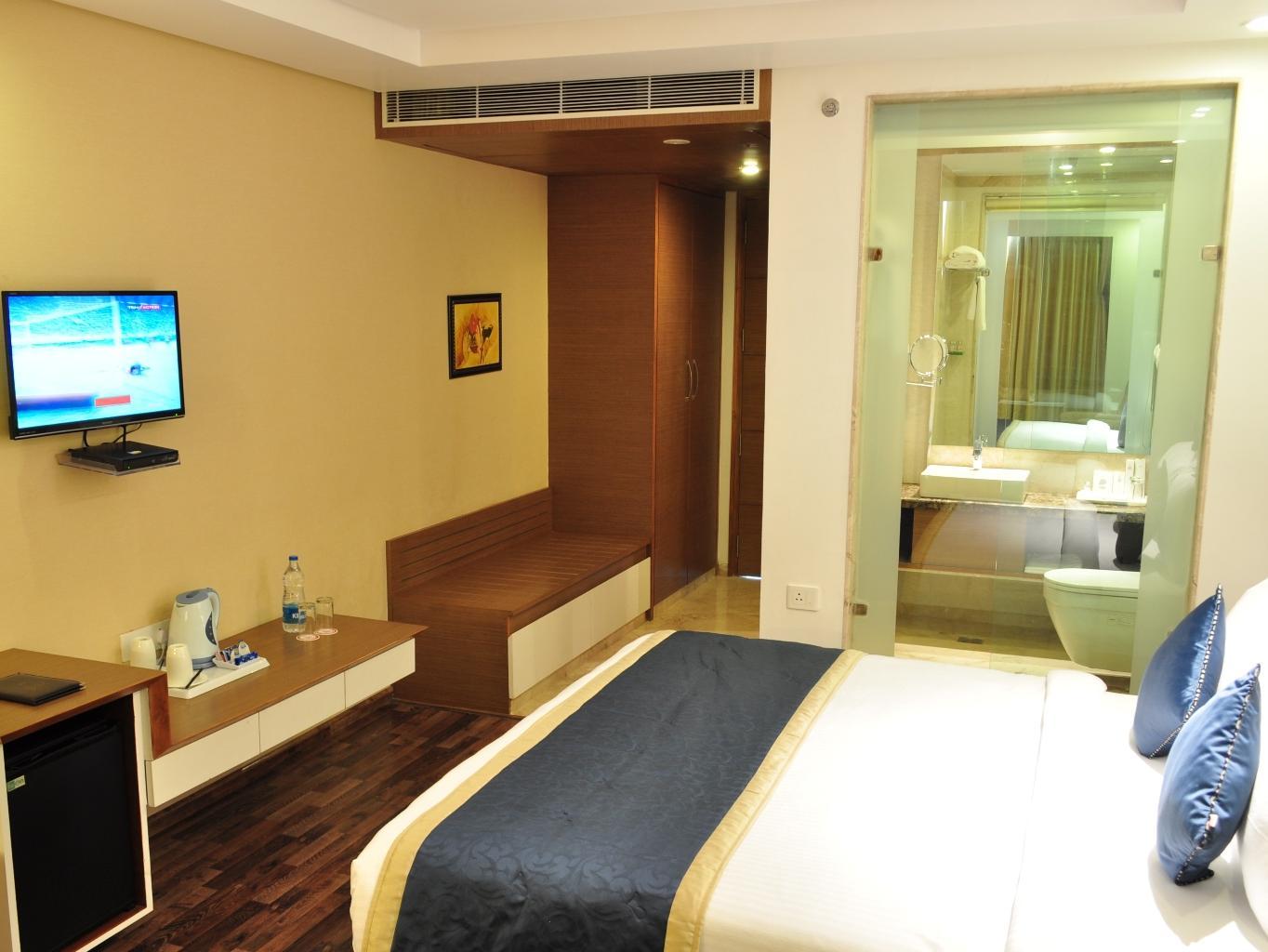 The Grand JBR 11/28