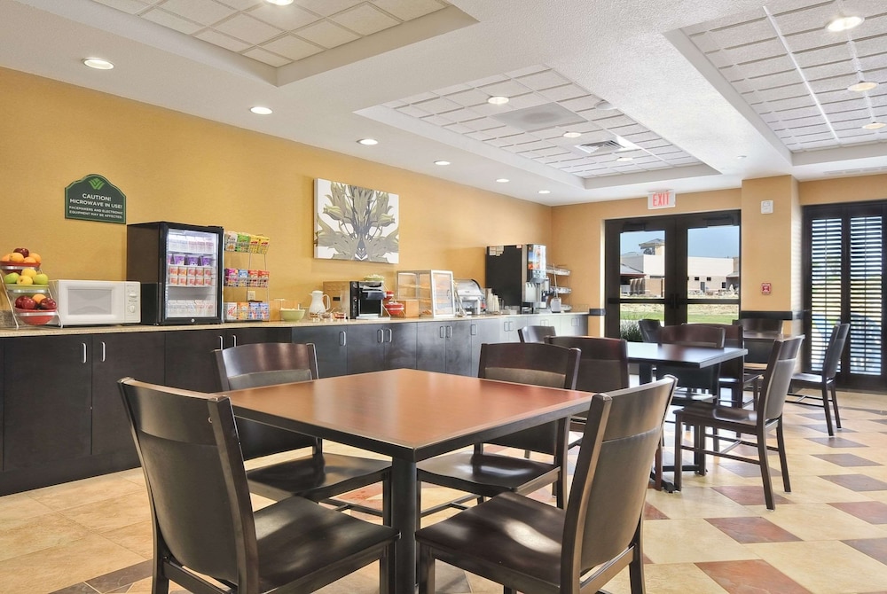 Comfort Inn & Suites Frisco East - McKinney 49/65
