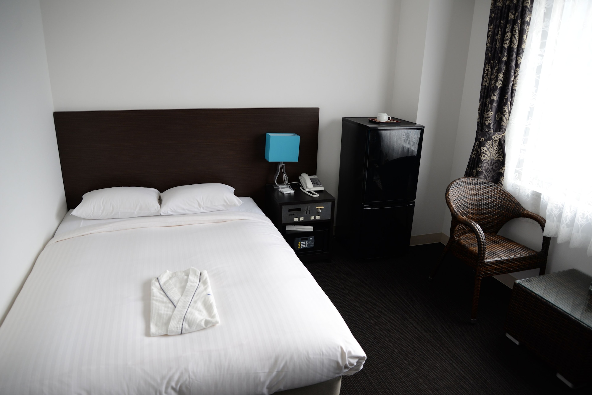 ROOM, DOUBLE BED, CITY VIEW