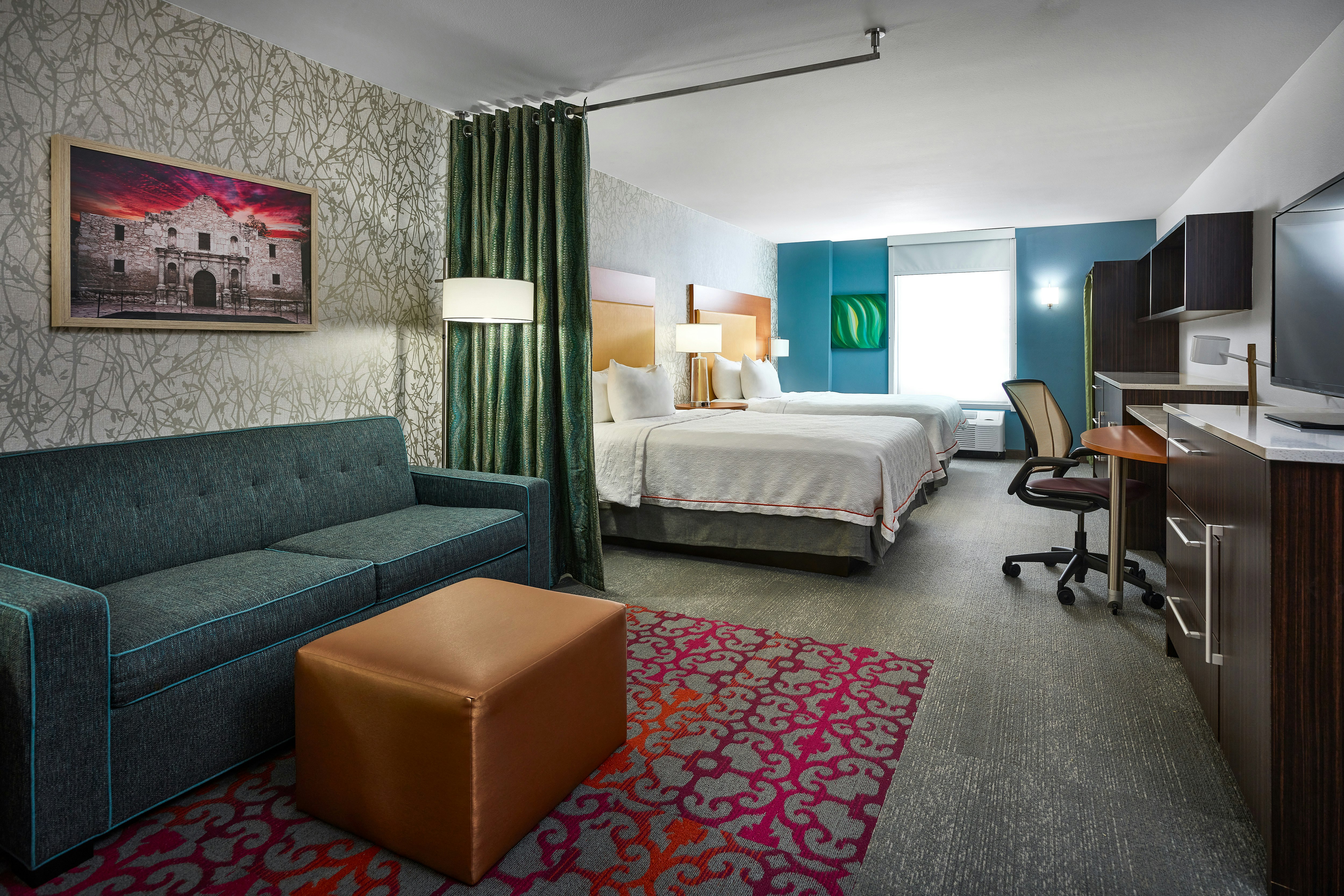PREMIUM, STUDIO, 2 QUEEN BEDS