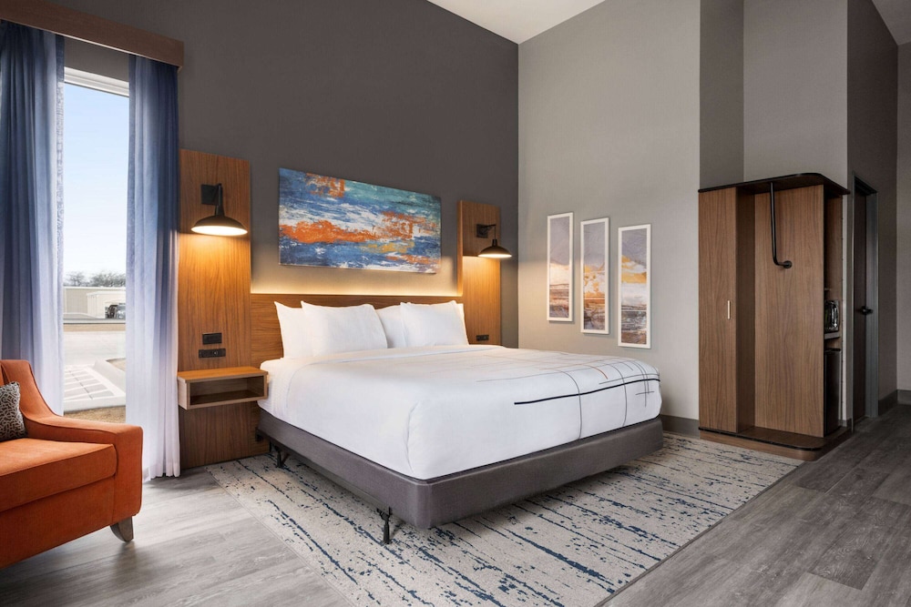 La Quinta Inn and Suites by Wyndham Del Rio 19/65