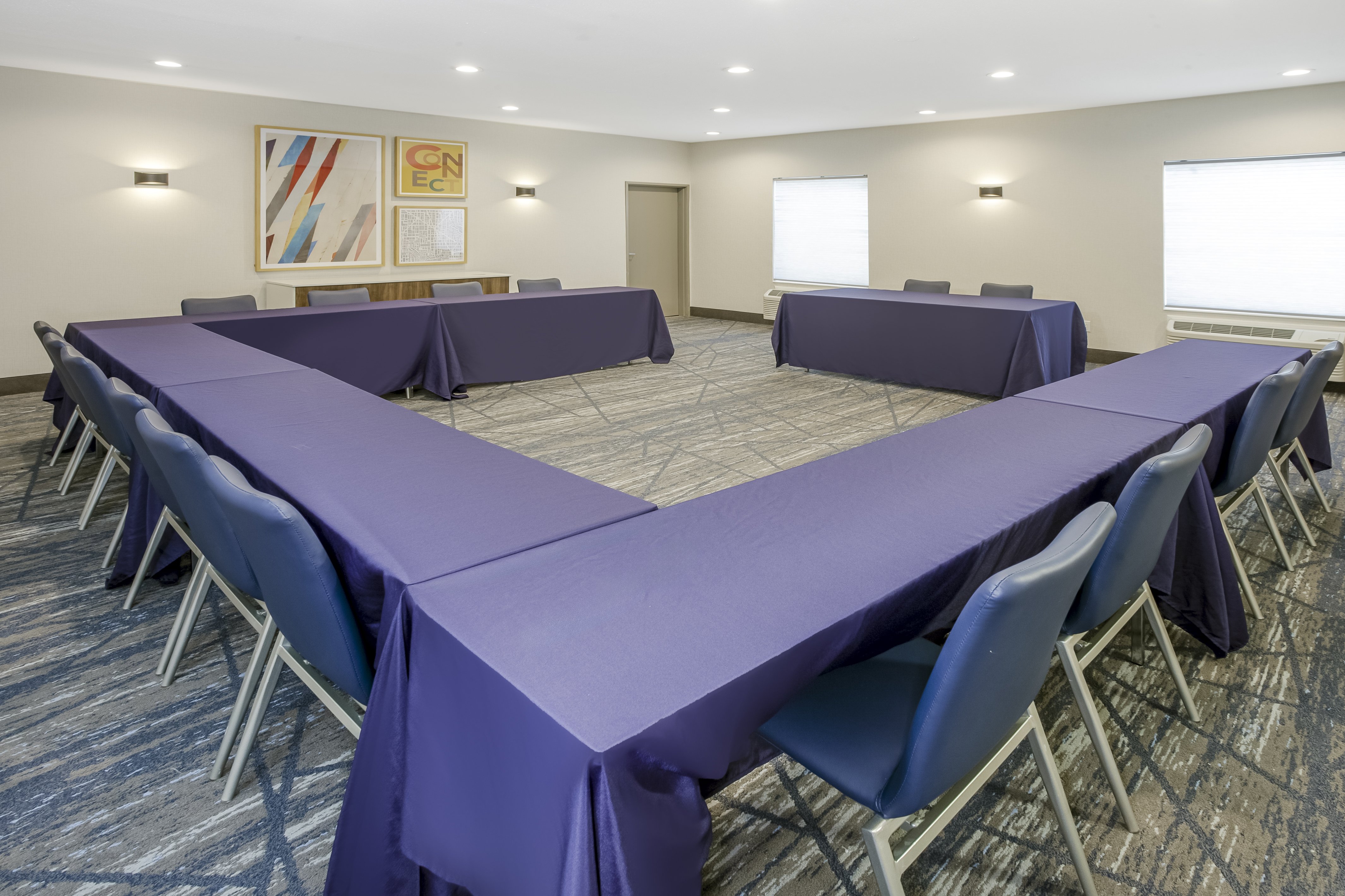 Holiday Inn Express & Suites Bloomington - Normal, an IHG Hotel 63/69