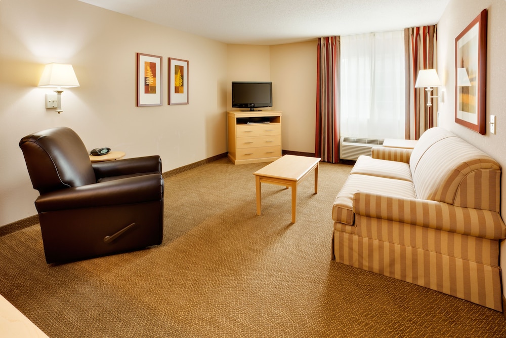 CANDLEWOOD SUITES HARRISBURG 50/76