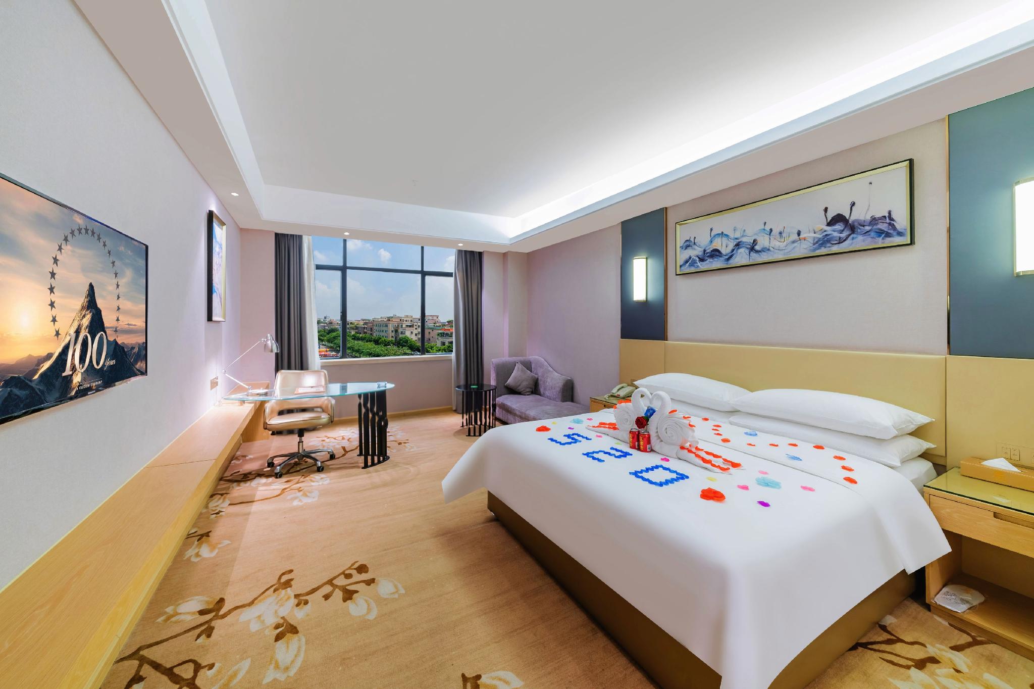 Vienna Hotel (Zhongshan Xiaolan High Speed Railway Station) 31/59