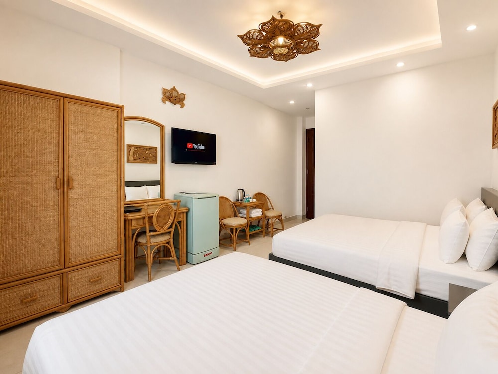Calmette Hotel 19/50