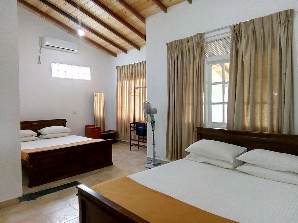 2 BEDROOMS, COMFORT, BUNGALOW, MOUNTAIN VIEW