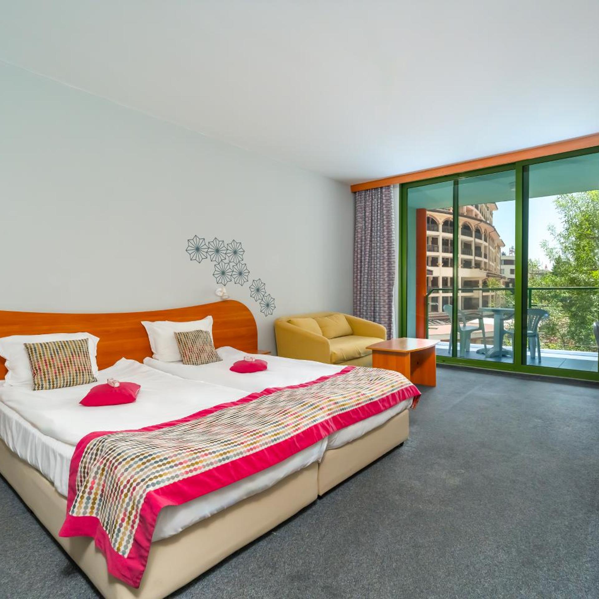 Promo, Single Bed