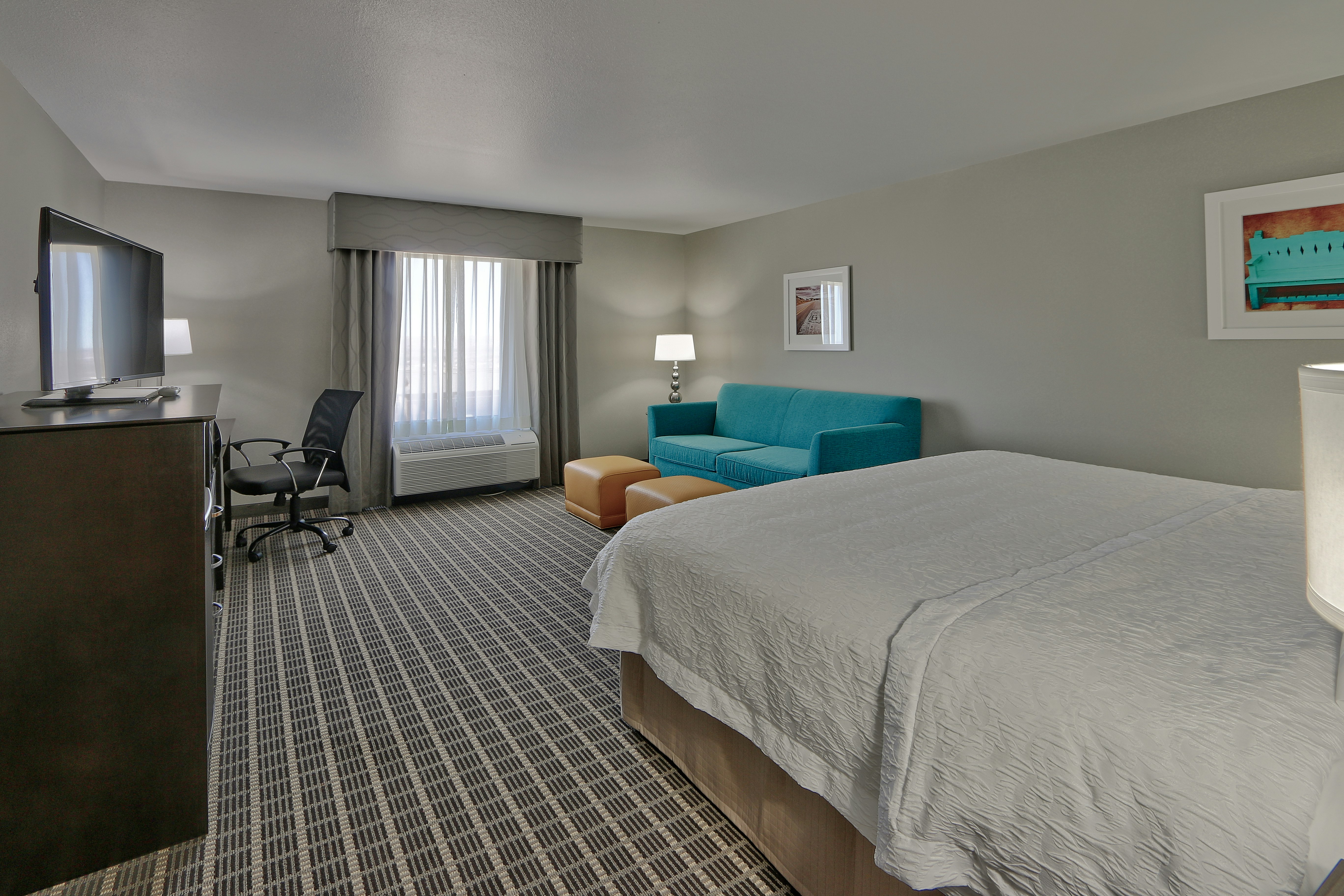 ROOM, KING BED, SOFA