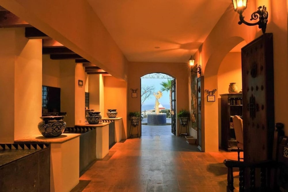 2 Bd Family Suite At Cabo San Lucas 18/50