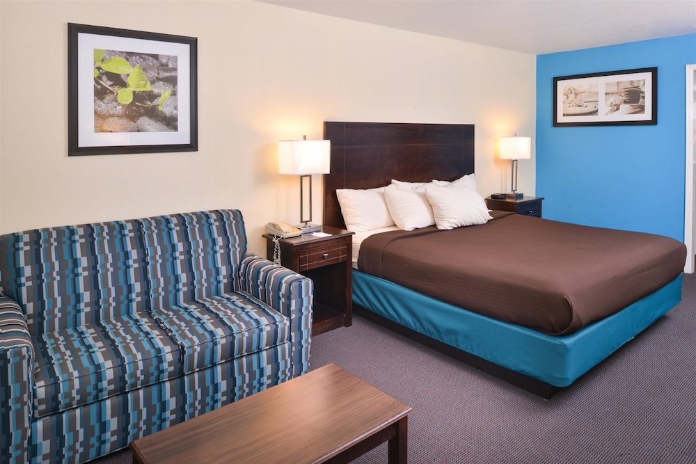 Americas Best Value Inn Batesville 9/33