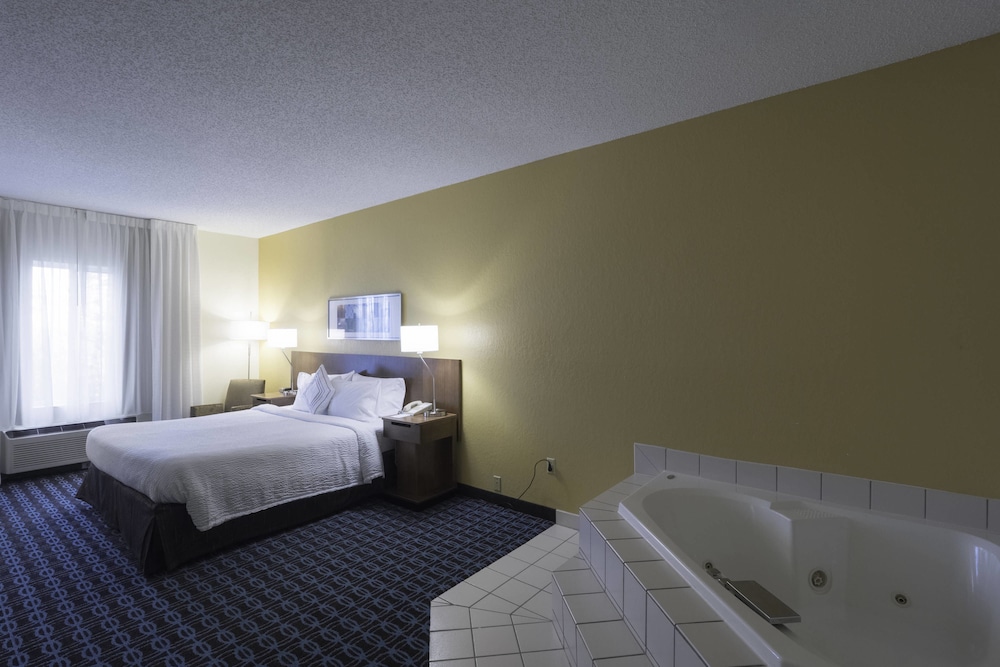 Fairfield Inn Suites Cleveland Streetsboro 18/36