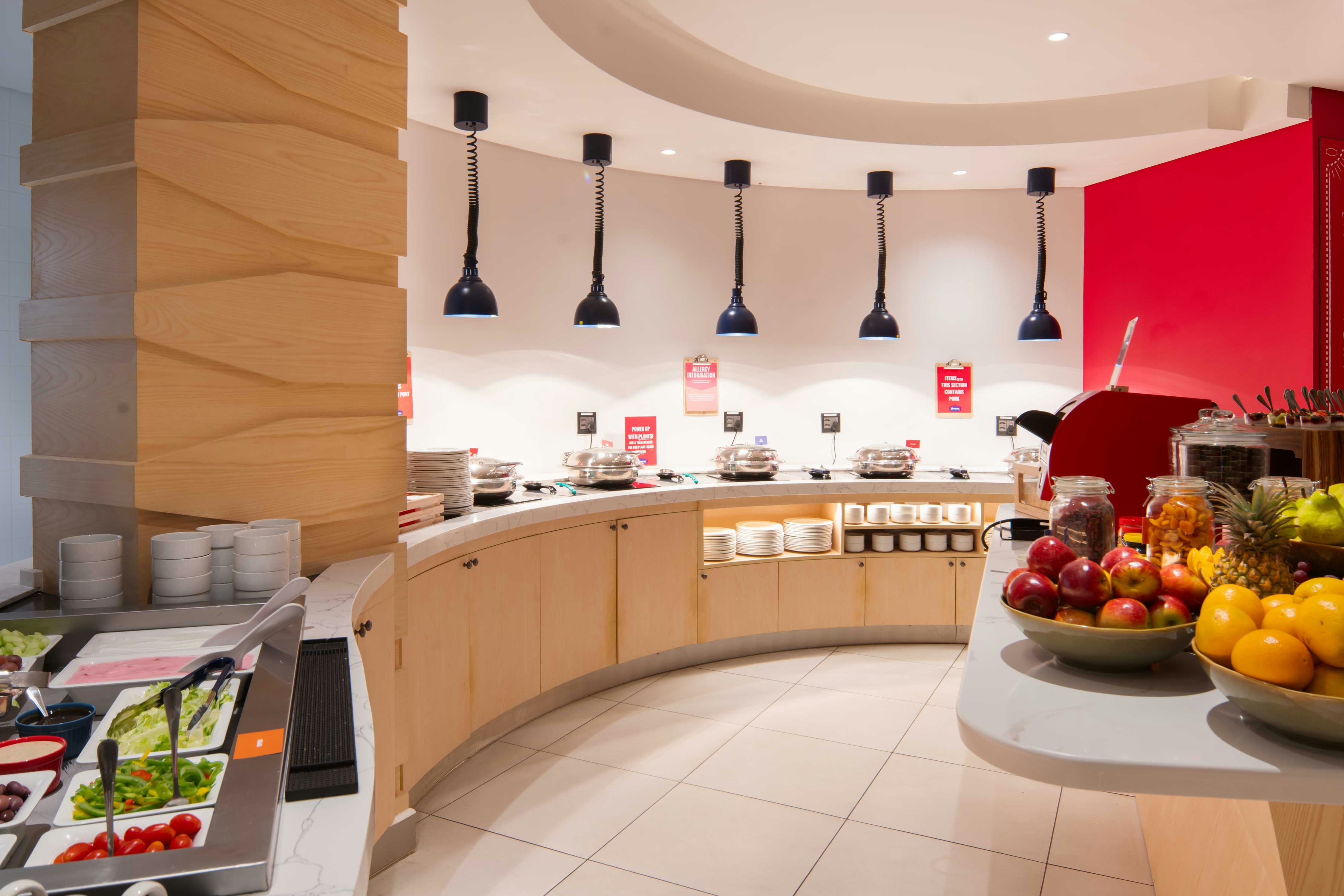 Hampton by Hilton Sandton Grayston 28/40