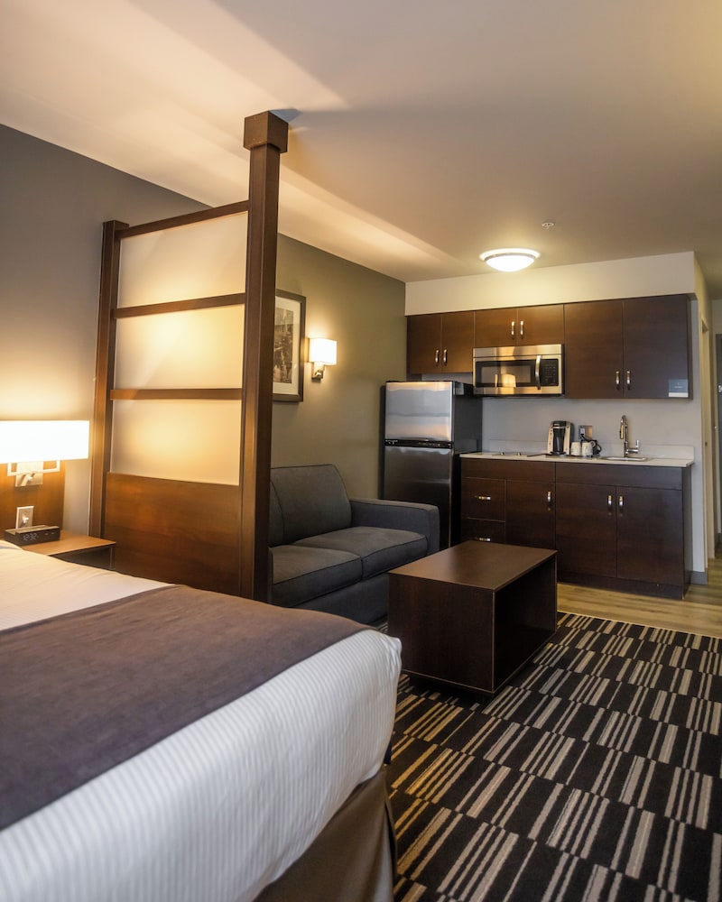 Microtel Inn & Suites by Wyndham Mont Tremblant 18/50