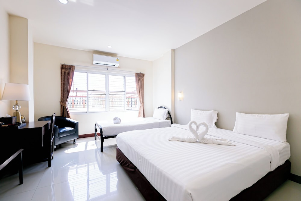 Panwalee Hotel 17/64