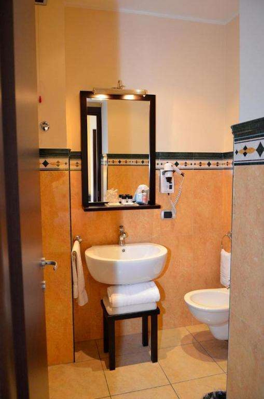 Cassisi Hotel 38/42