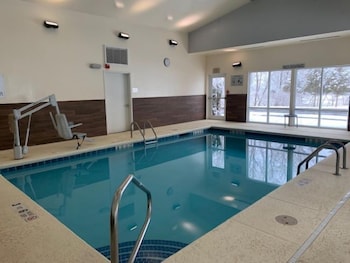 Country Inn and Suites By Carlson, Cortland, NY 19/48