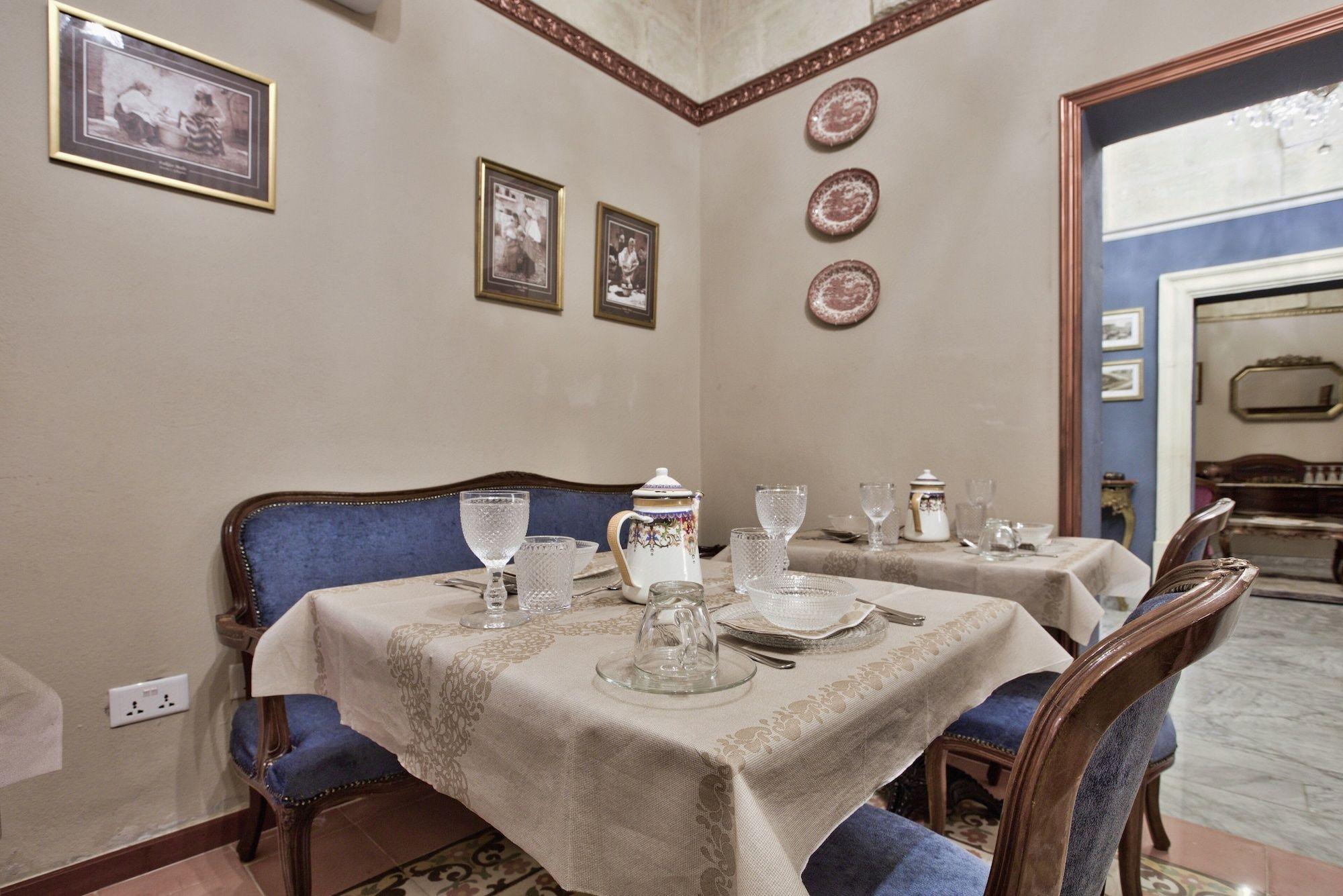 Julina Boutique Living 39/43