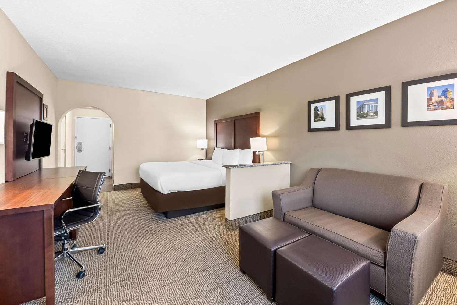 Comfort Inn and Suites Durham Near Duke University 25/44