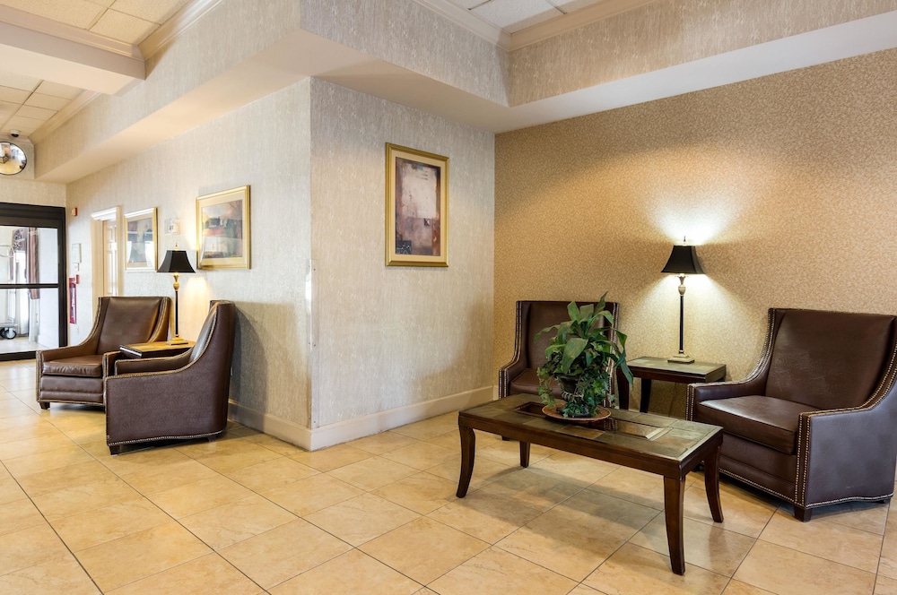 Quality Inn Near Joint Base Andrews-Washington Area 27/36