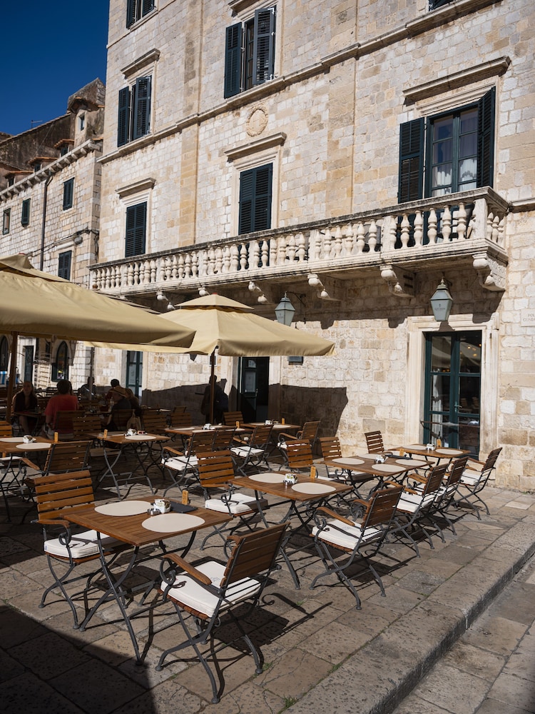 The Pucic Palace 65/69