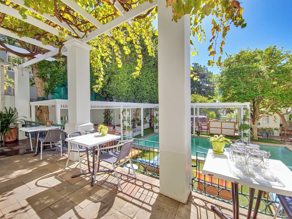 Mountain Manor Guest House 42/50